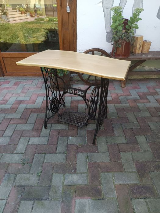 Birou sau măsuță blat stejar - mașină de cusut