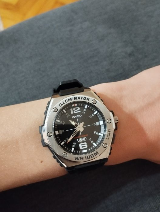 Стилен мъжки часовник Casio MWA-100H-1A