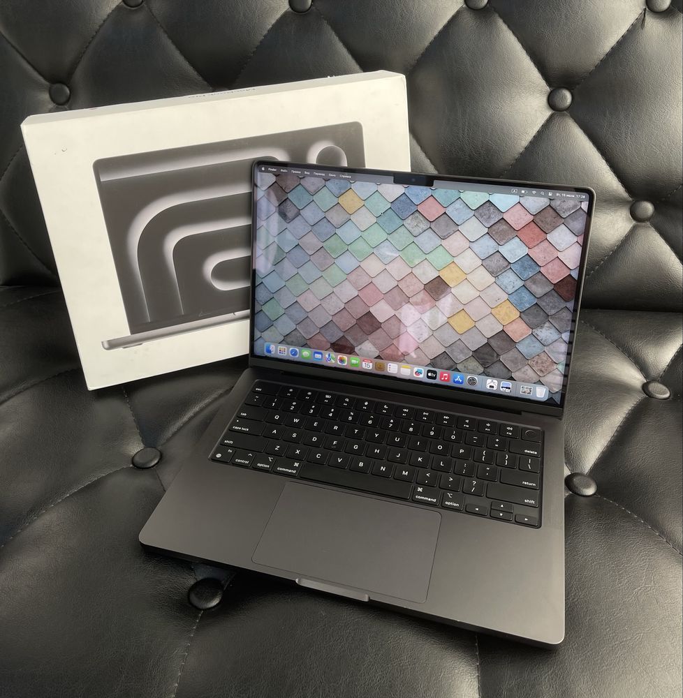 Apple MacBook Pro M3 Pro 14-inch 2023  года в хорошем состояние