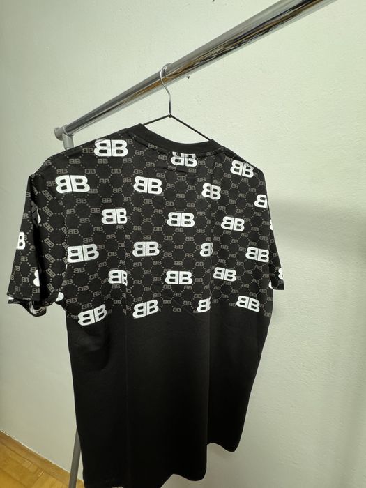 Тениска Balenciaga