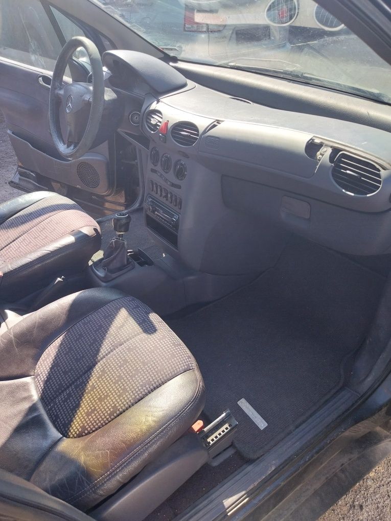 Продавам на части Мерцедес A140 W168 Mercedes Бензин