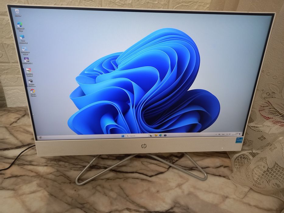 Компютър HP 24  All-in-One, 23.8" FHD , Intel Core i3-1115G4, 8GB RAM