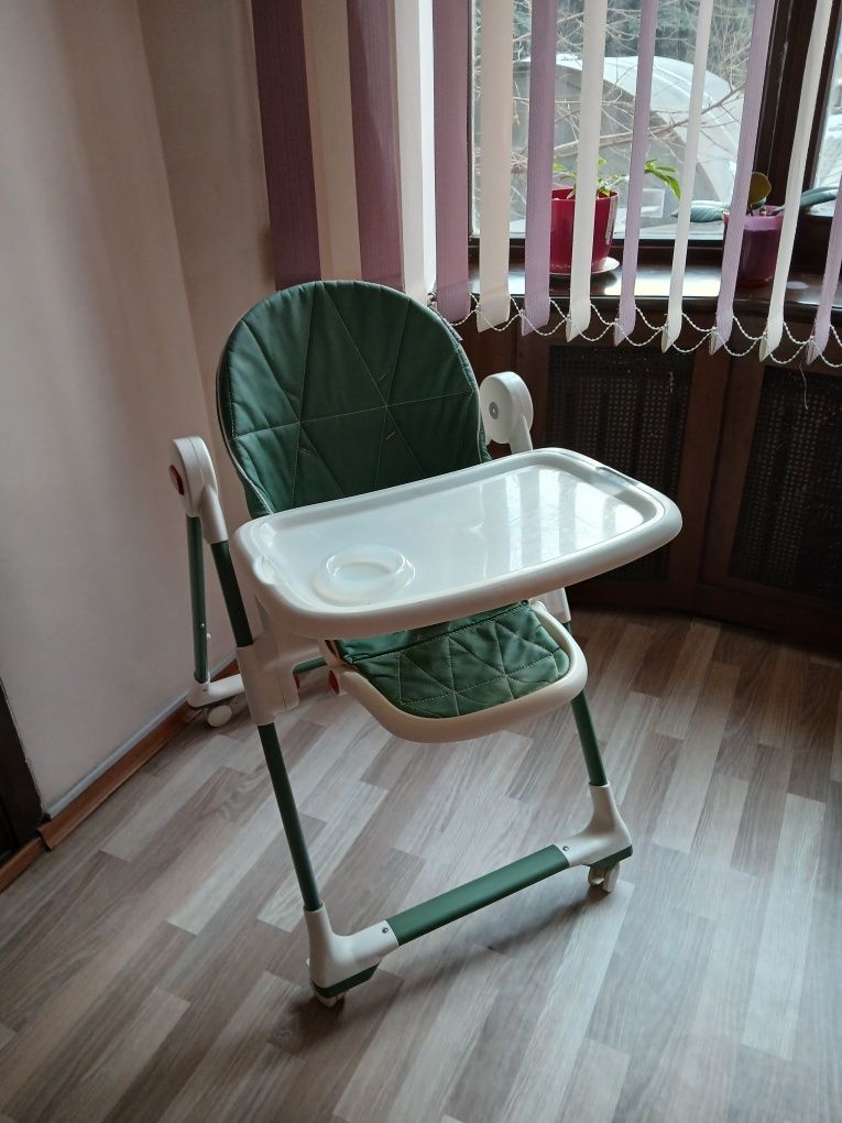 Срочно продам детский стульчик для кормления iLovi Frutti Green