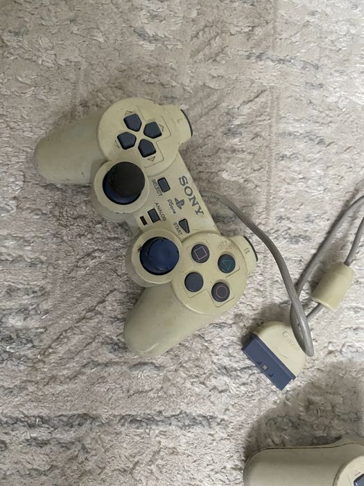 продам пс 1 с играми