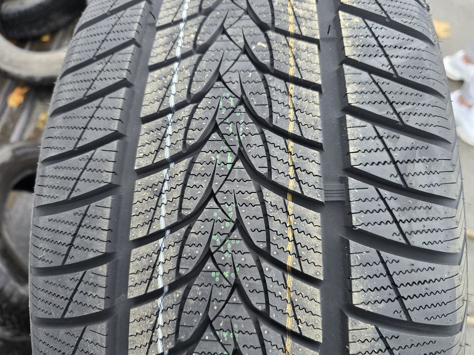 Anvelope iarna 255 45 20