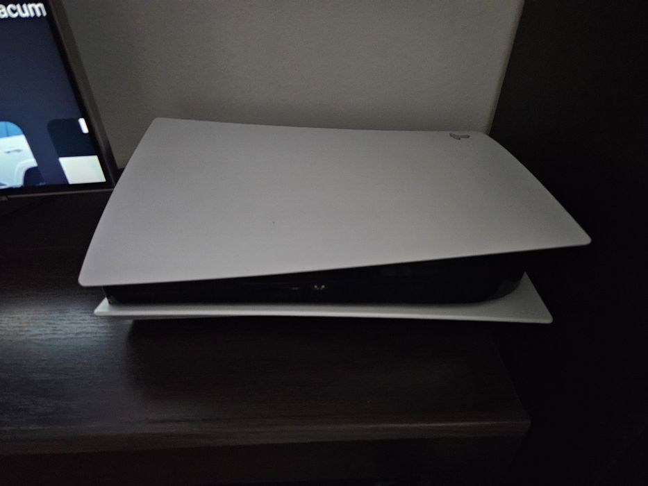 Vand Ps5 cu disc +jocuri digitale