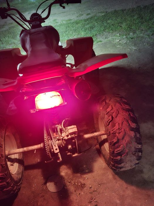 Vând atv 250cc prețul este 3600 lei