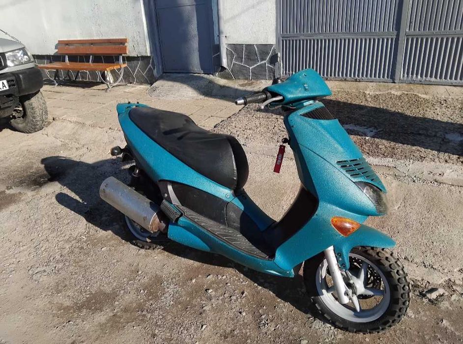 Скутер Aprilia Leonardo 150