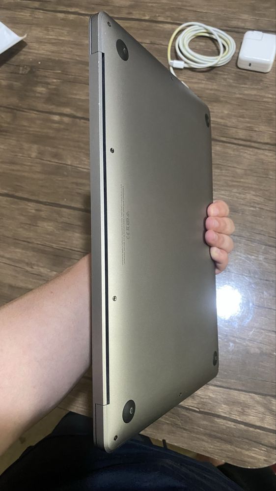 Macbook Air M1, 8/256 Gb, 13,3 inch