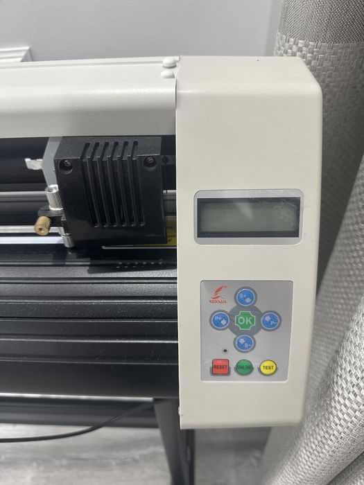 Продам режущий  плоттер redsail
