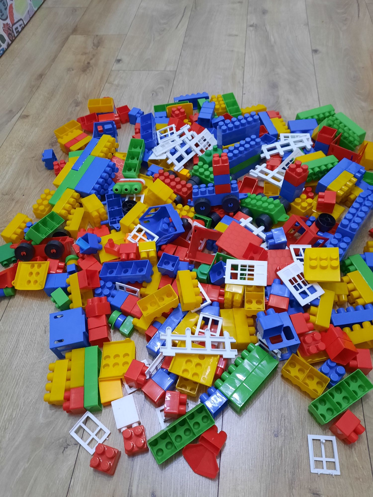 Piese  lego pt construit