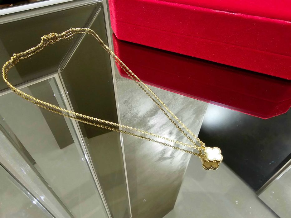 Van Cleef & Arpels VCA Gold Mother Pearl Sweet Alhambra Дамско Колие