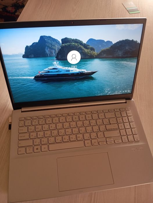 Noutbook Asus vivobook pro 15