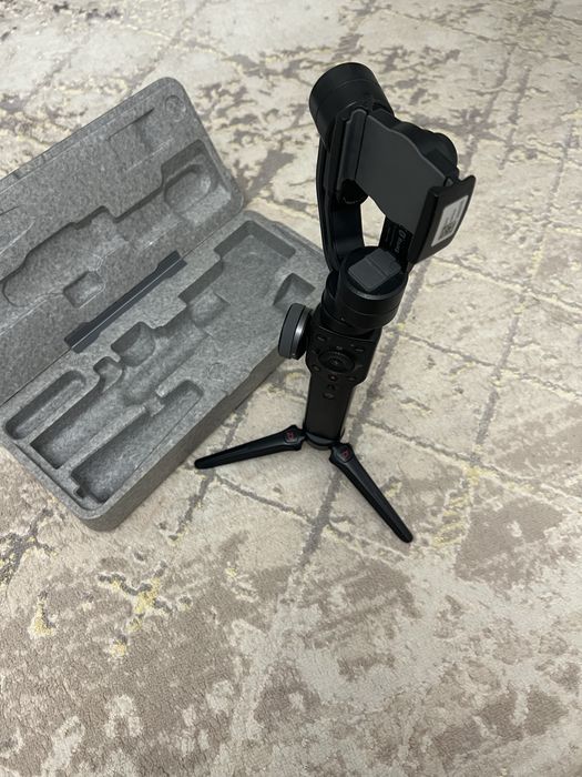 mobil telefon stabilizatori Zhiyun Smooth 4