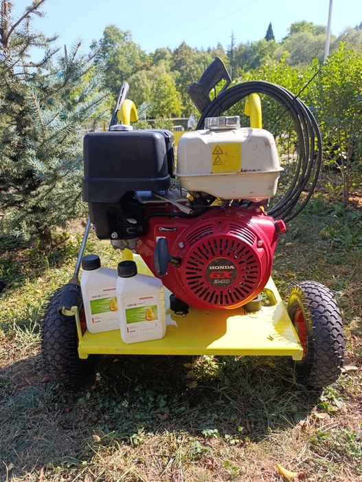 Здравейте продавам бензинова водоструйка