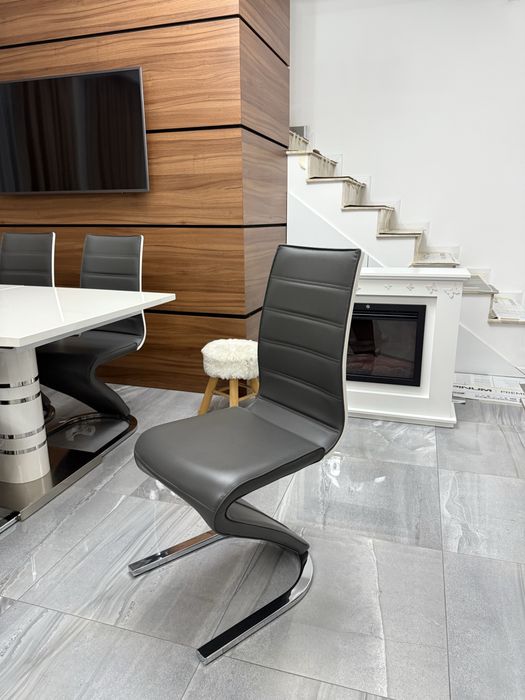 Set masă extensibilă + 6 scaune, ca nou, fabricat în Polonia