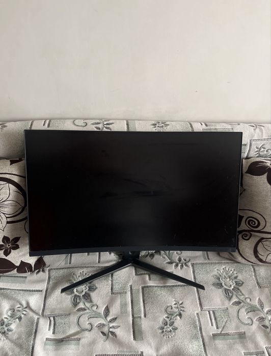 GameMax GMX27C165 (изогнутый, 27”, 165 Гц)