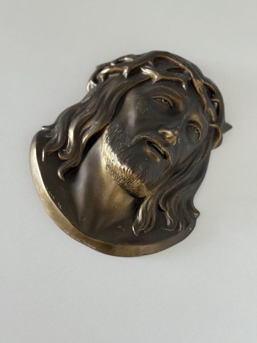 Urna de perete/tablou in relief din bronz cu Mantuitorul Iisus Hristos