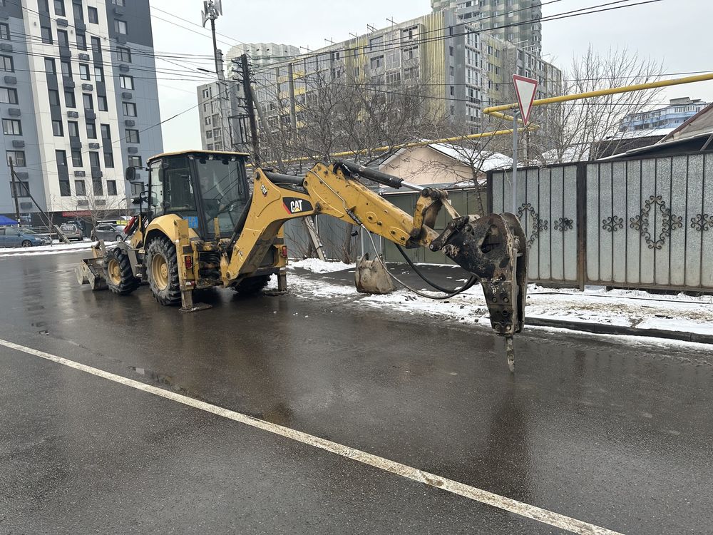 Аренда и услуги колесного экскаватора, экскаватор погрузчик3в1,