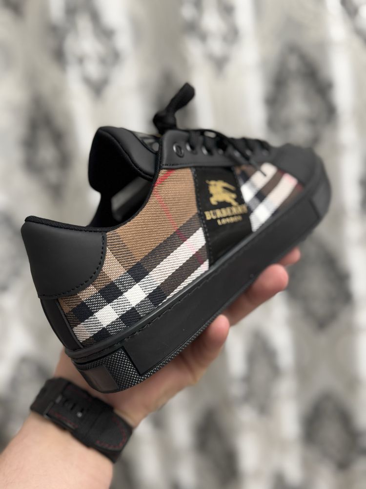 Adidasi Barbati Burberry Black!