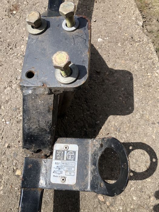 Cârlig remorcare auto peugeot