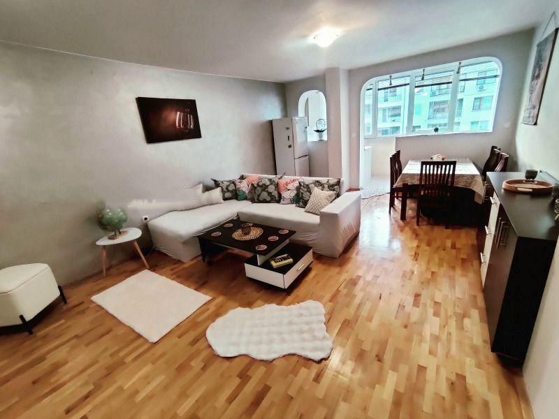 Дава се под наем Тристаен апартамент в София, Хладилника - 103 кв.м за 825 € - Снимка #2