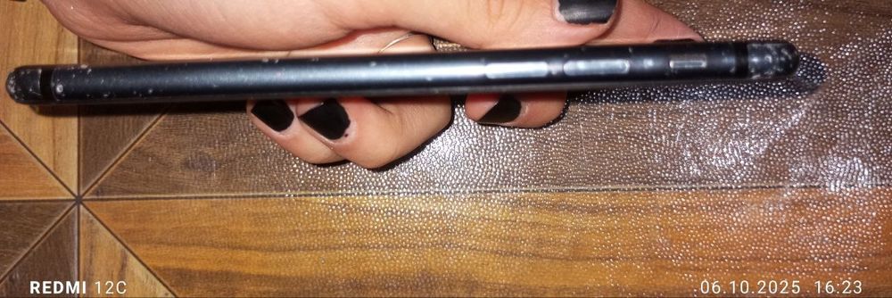 Iphone 7 sotiladi narxi 1millon