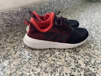 Pantofi Adidas de alergat