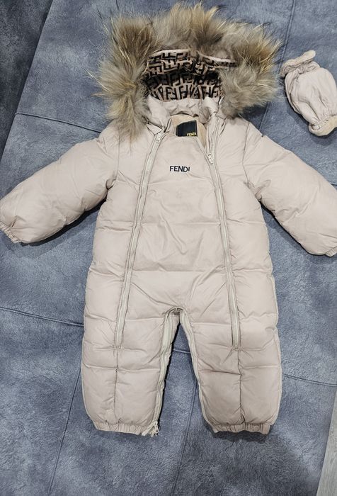 Продам детский зимний комбинезон