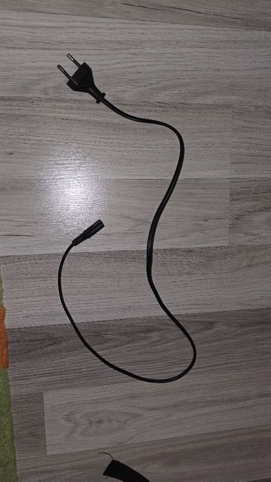 Захранващ кабел с букса HILINE TEK LS-7H (2.5A / 250V)