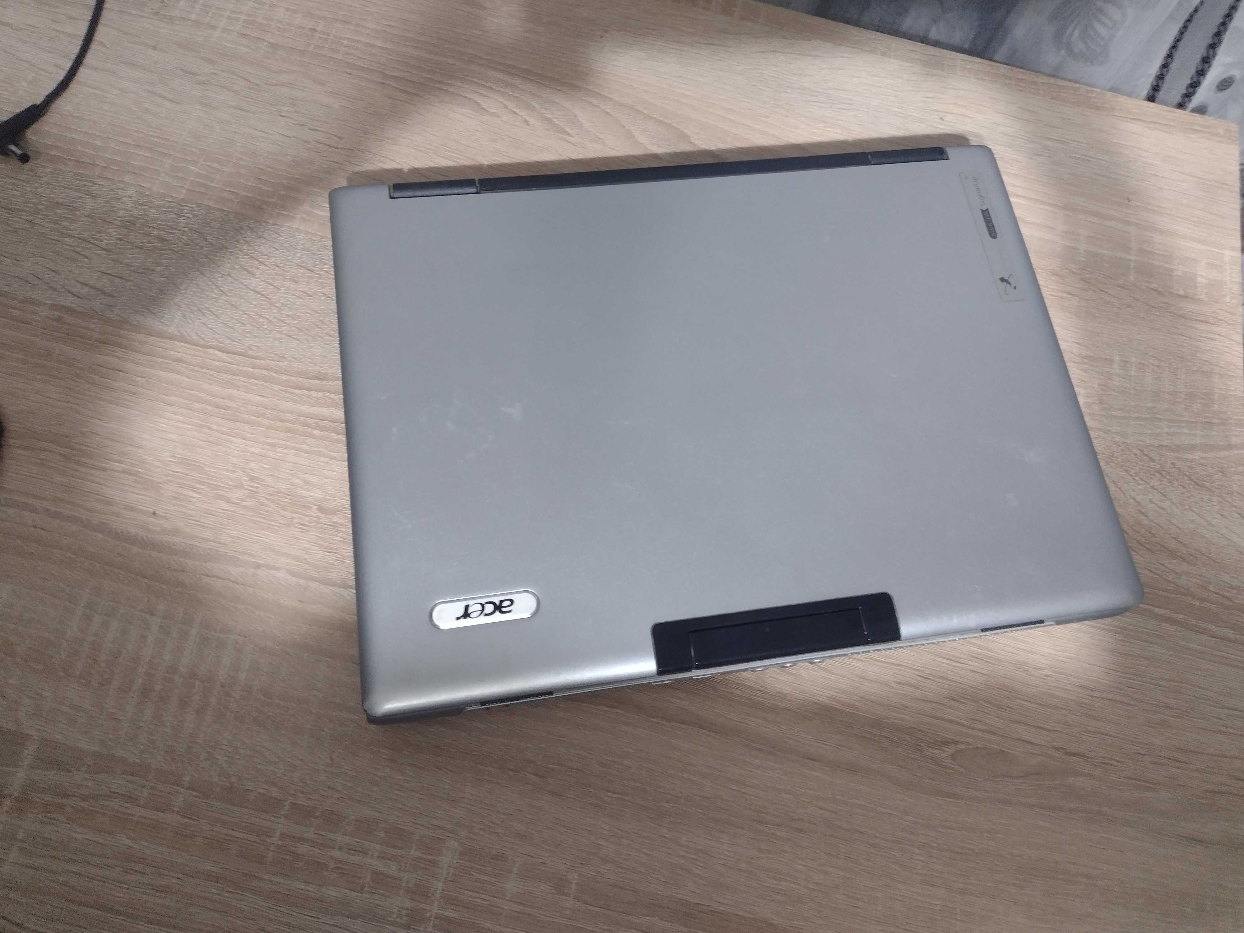 Два лаптопа за части – Asus X552E + Acer Aspire