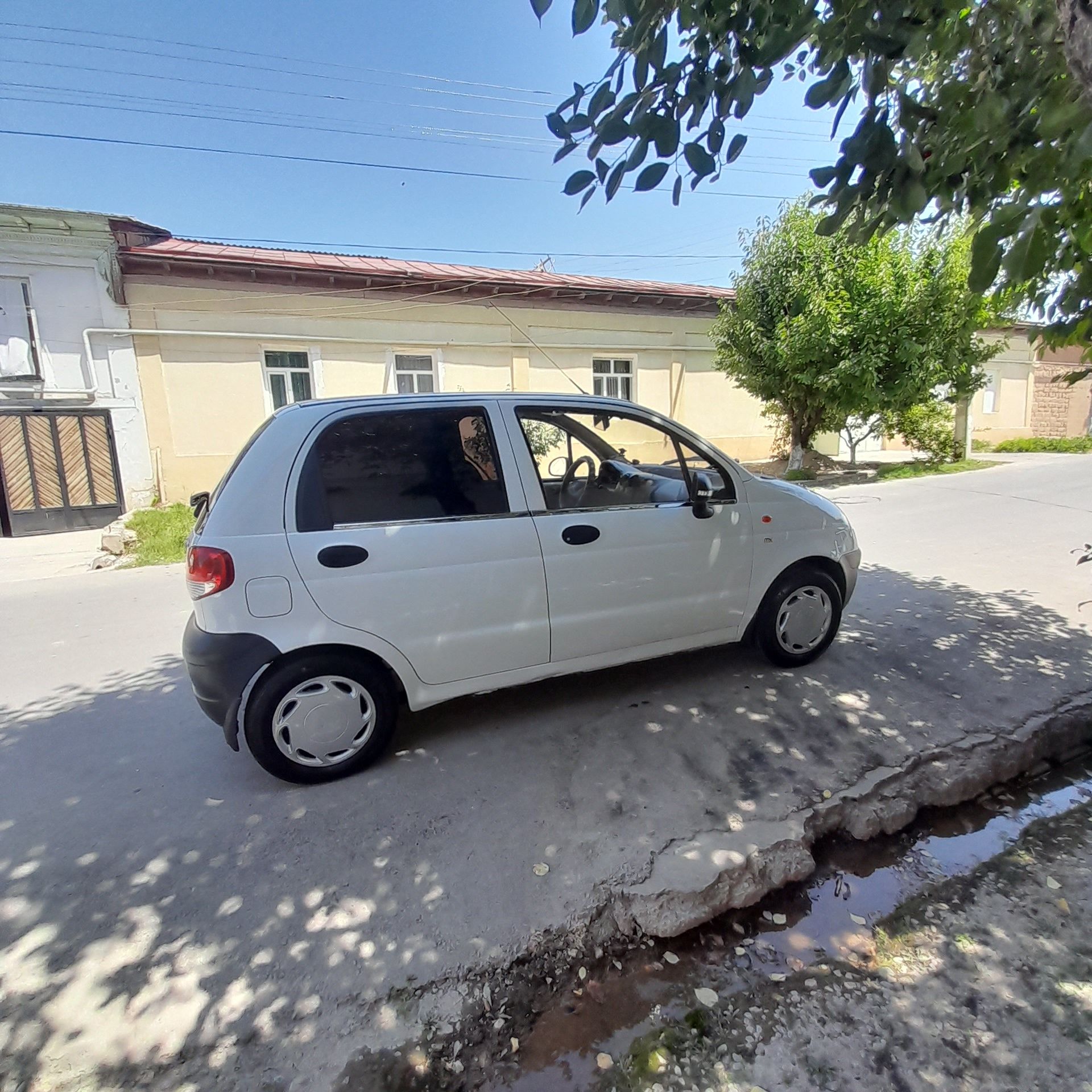 Matiz sotiladi holati zor 3200