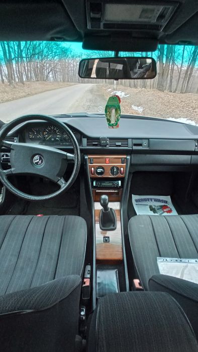 Mercedes-Benz W124 300D