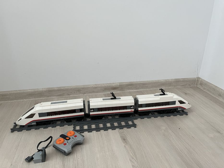 Tren Lego setul 60051, Lego City