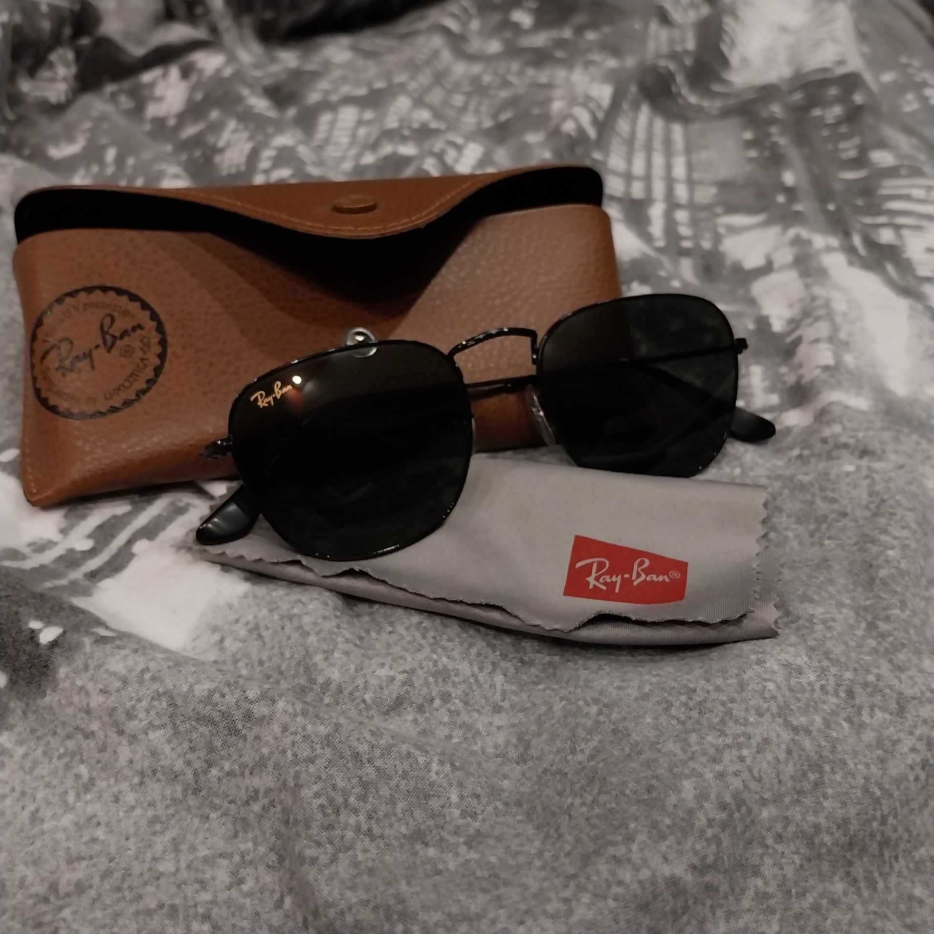 Очила Ray-Ban FRANK RB3857