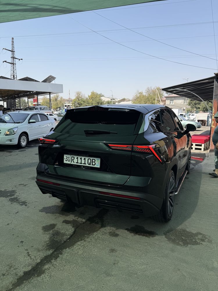 Jetour Dasheng 1.6 qora rang