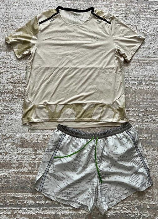 Compleu/trening de vara crem Nike Running Division marimea XXL