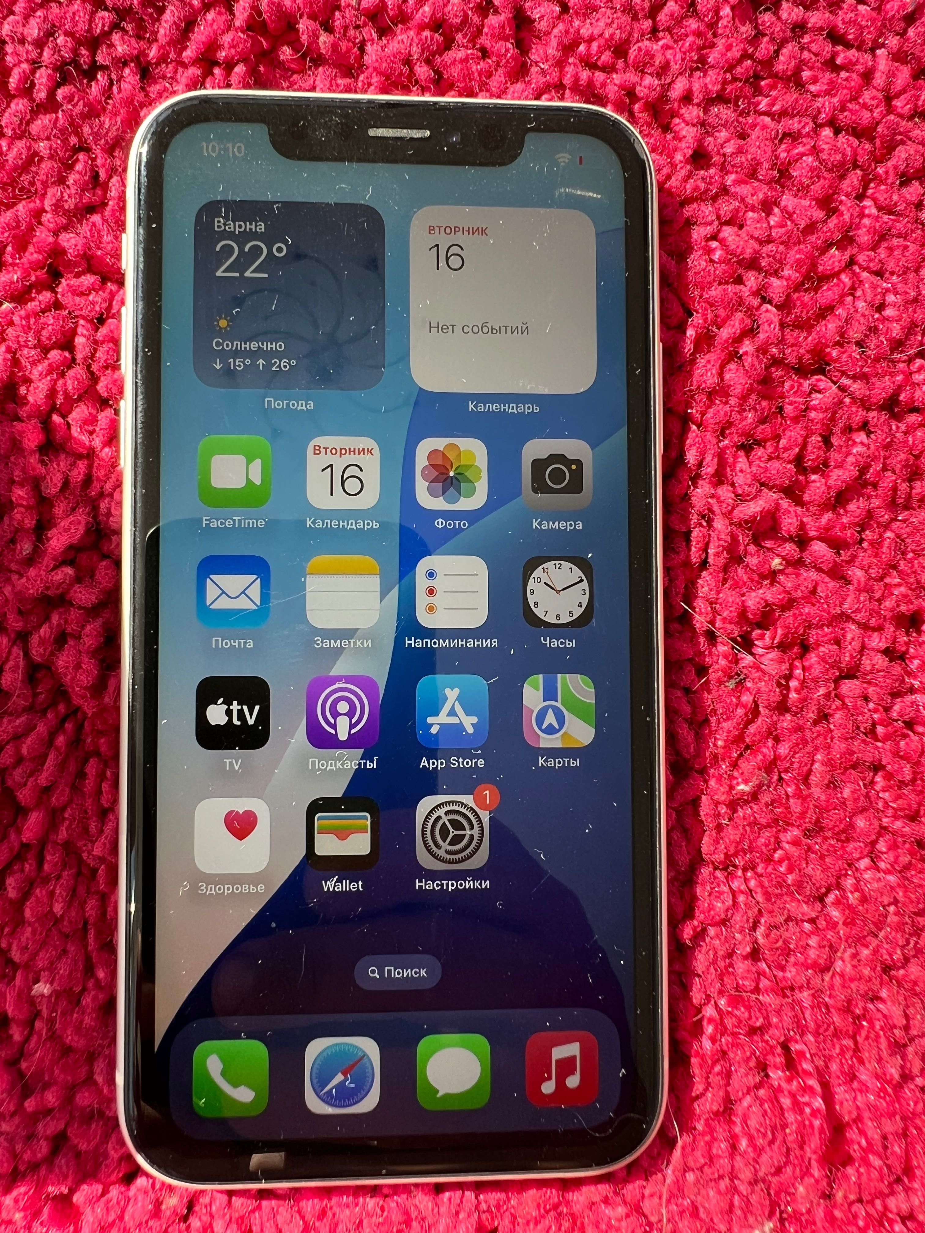 iPhone XR перфектно състояние, кейсови и Слушалките са бонус!!!