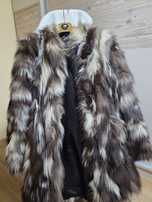 Haina blana vulpe argintie