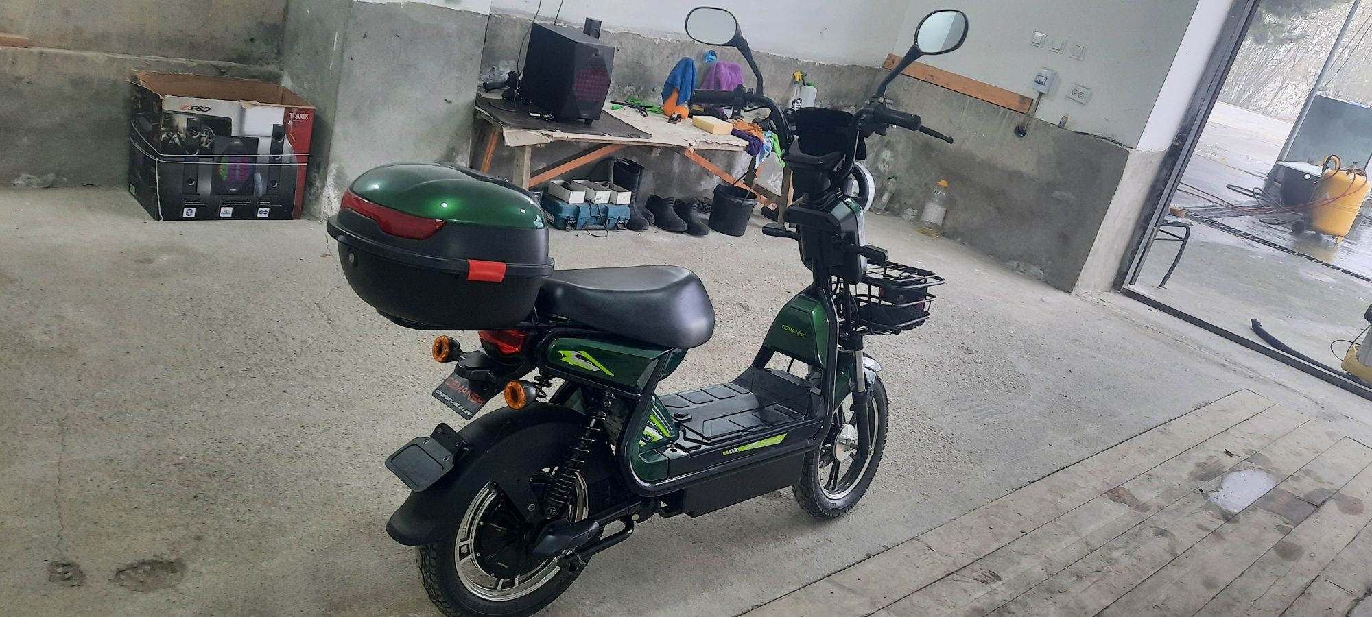 Sotiladi kaska. Chihol zaryadnigi bor