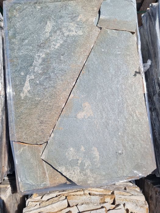 Karisto verde piatra poligonala