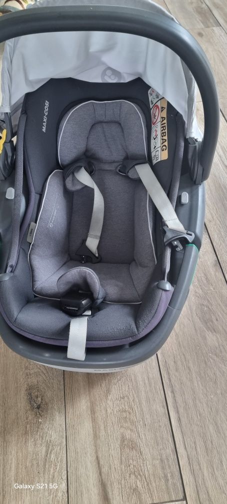 Vând scoica Maxi Cosi Coral 360