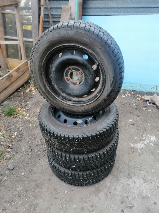 Продам зимнюю резину с дисками 185/65 R15