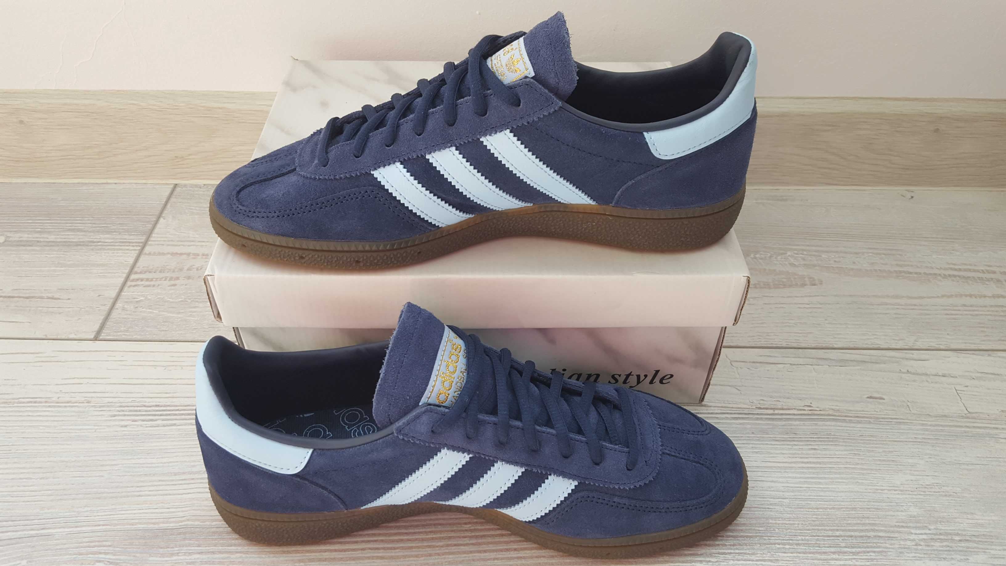 Чисто нови велурени мъжки маратонки Adidas Spezial р-р 42