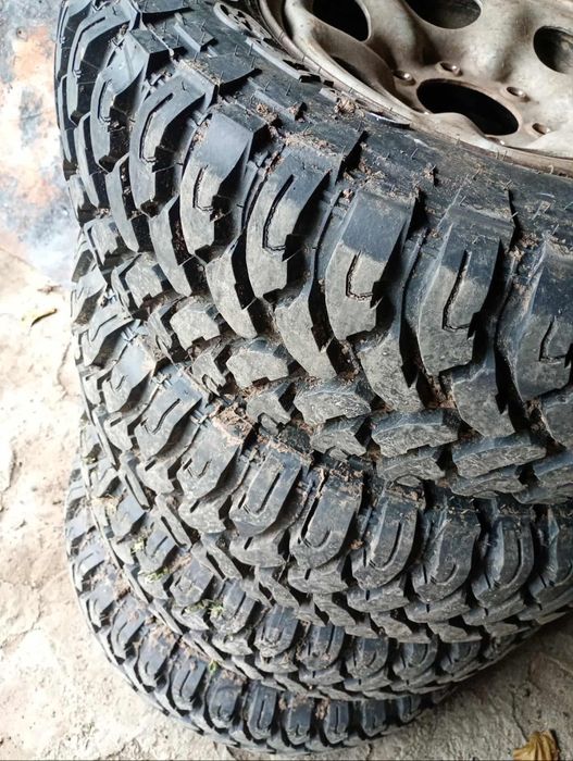 Офроуд гуми за джип