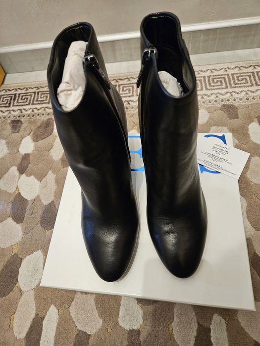 GUESS боти естествена кожа 37р черни