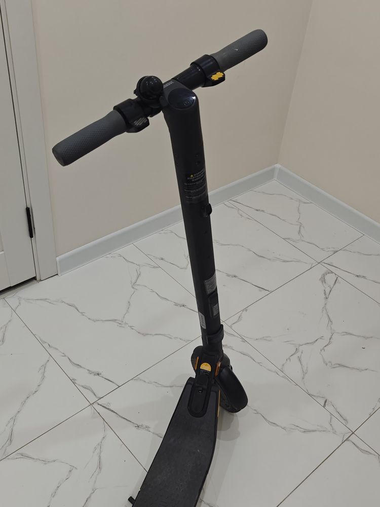 Электронный самокат модель ninebot