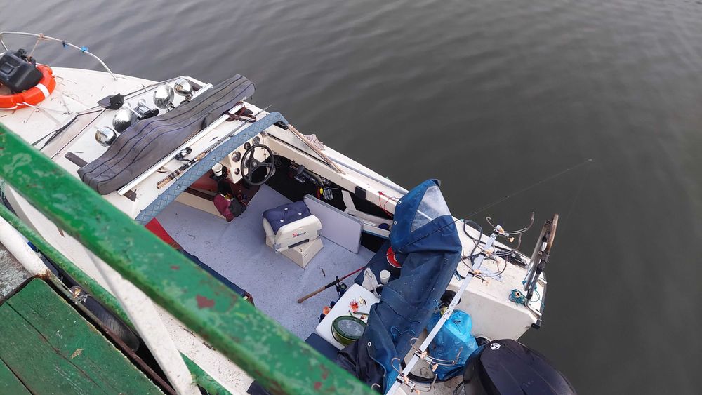 Ambarcațiune semicabinată cu motor Tohatsu 115 Cp nou, în garanție