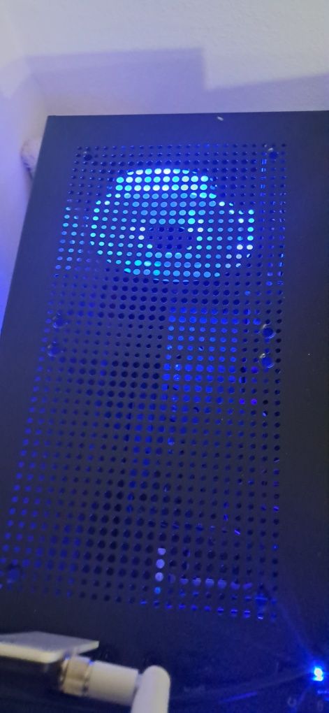 Компютър i3-10100f и amd 6600xt