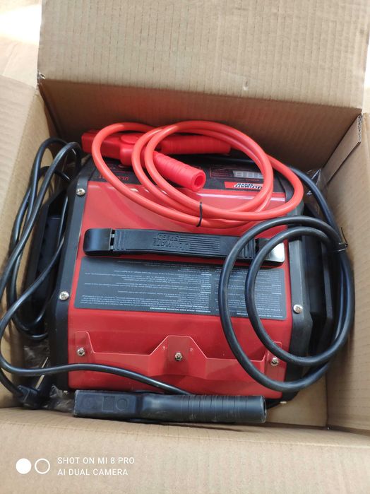 Зарядно6 и12 волта ,чисто ново закупено от Лидъл.